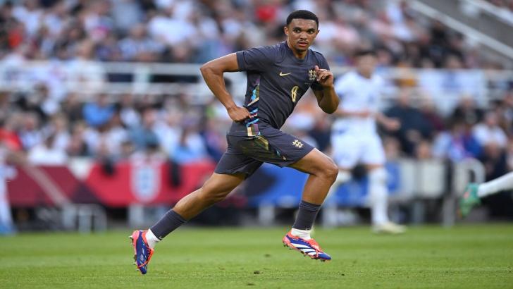 Trent Alexander-Arnold playing for England against Bosnia